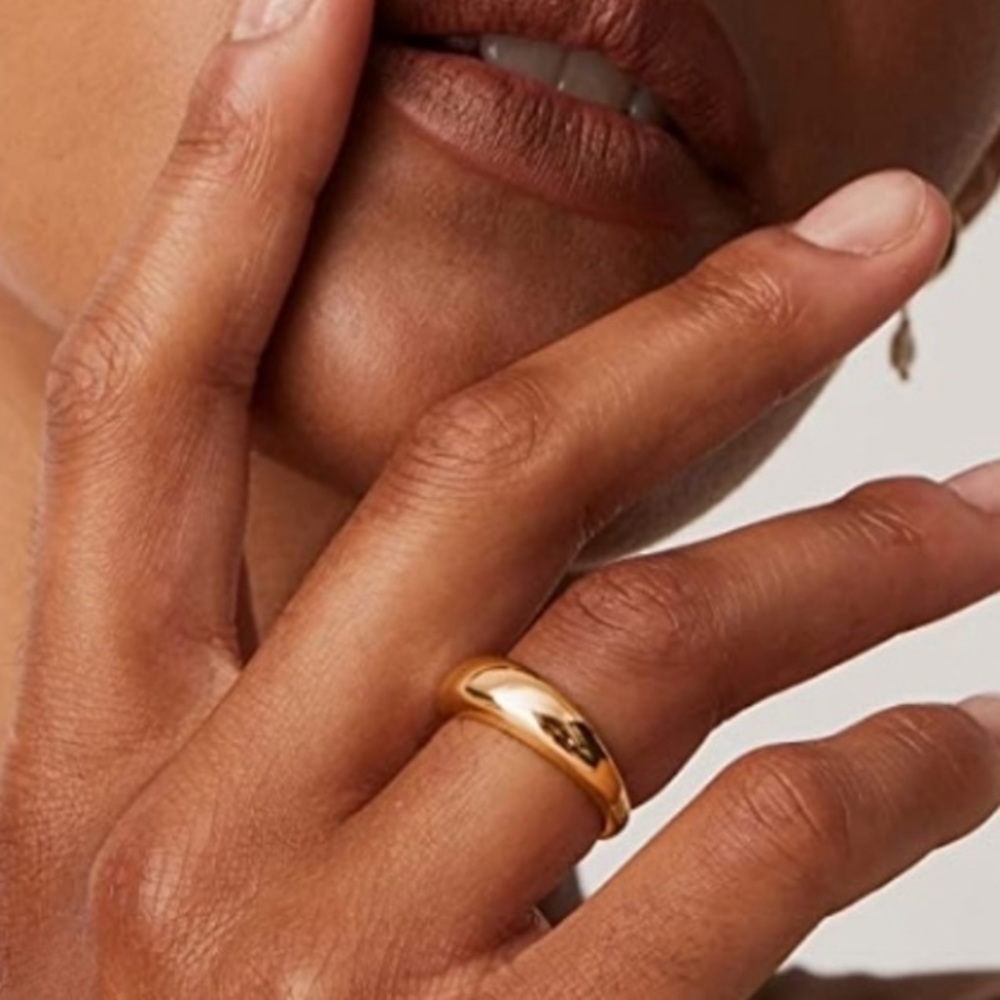 14k Gold Finish Stainless Steel Dome Ring Size 8 - Picture 2 of 5